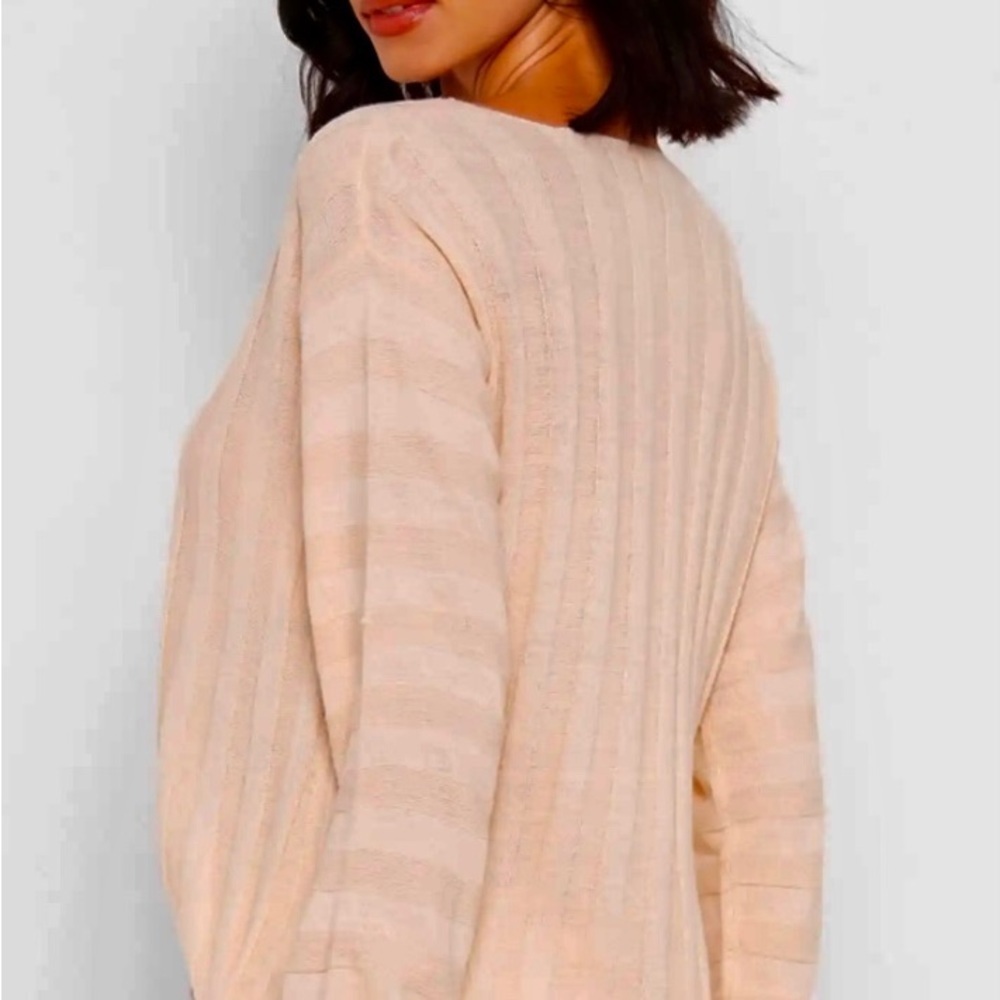 Cream crop top sweater cropped knit forever21 oatmeal EUC flattering sexy small - Picture 3 of 10